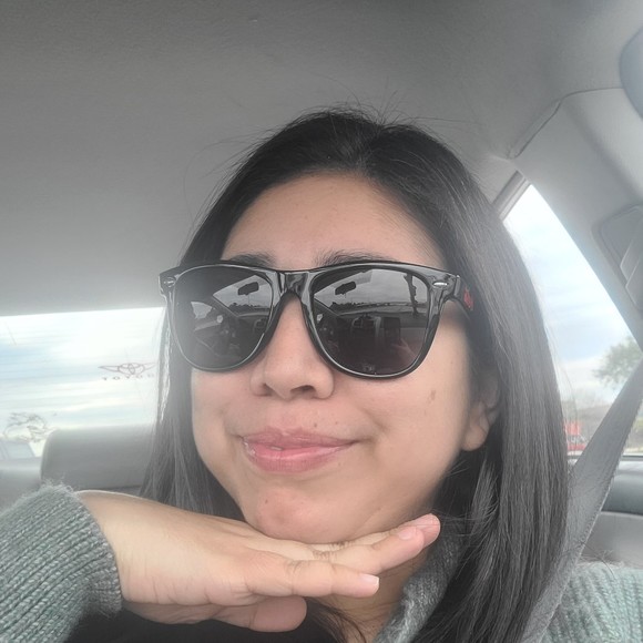 Meet your Posher, Liliana - Picture 1 of 1